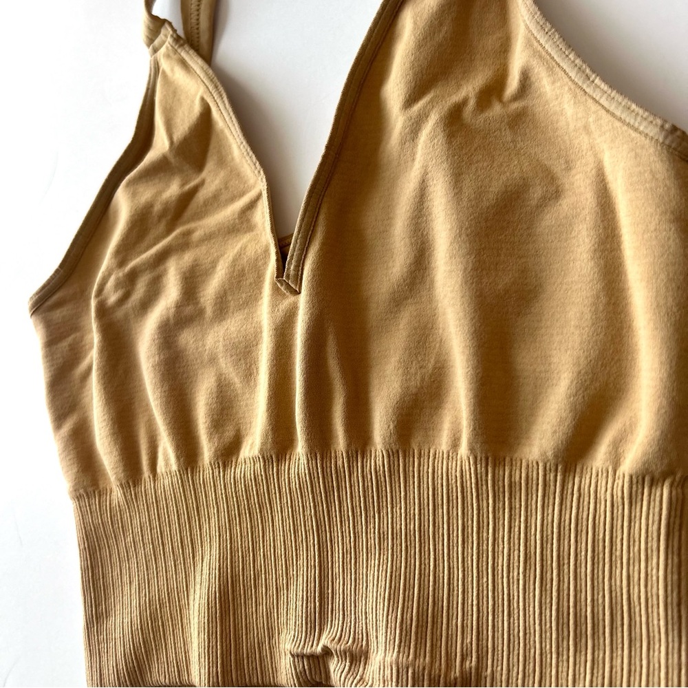 ☀️(A342) NEW Free People Movement Good Karma Crop Tank. Gold. Size: XS/S - Picture 4 of 6